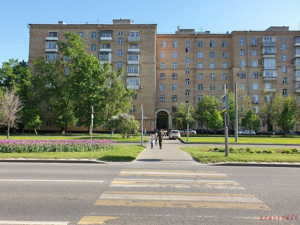 Stalinka on Academician Korolev Street