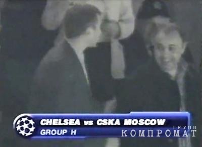 The owner of the Chelsea football club, Roman Abramovich, stands next to the president of CSKA Moscow, Evgeny Giner, during a match between the teams