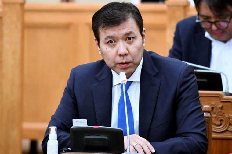 Mongolia's Justice Minister accused the previous government of threatening national security over land decisions.