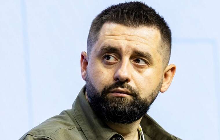 Ultimatum to Zelensky: Arakhamia, Fedorov, and Budanov demand Yermak's dismissal, otherwise Servant of the People could lose its majority.
