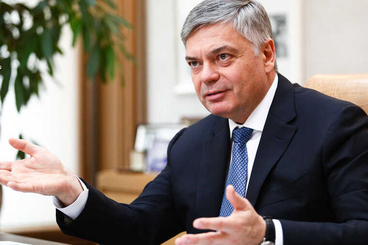 Sergey Shishkarev, founder of the Delo Group of Companies, is under investigation in the UAE and has pledged not to leave the country.