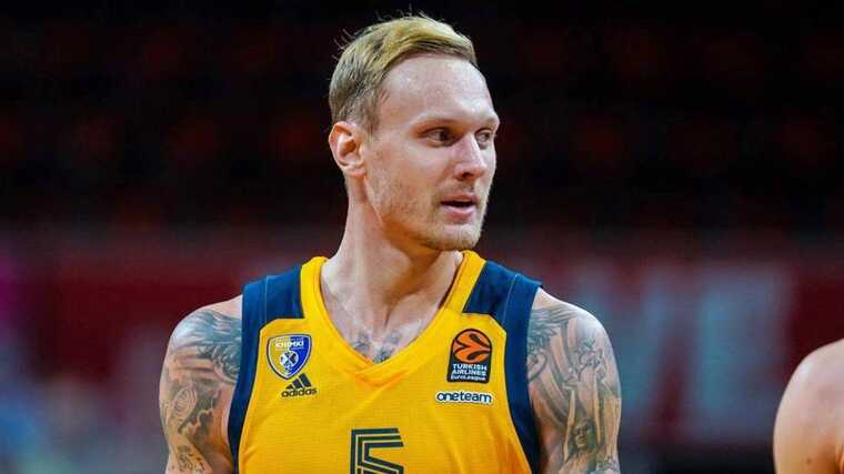 Basketball player Janis Timma suggested self-harm following his separation from Anna Sedokova.