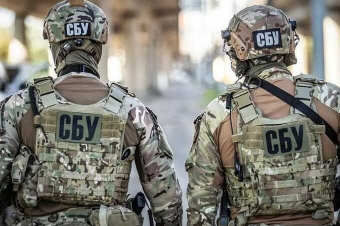 The State Security Service of Ukraine (SBU) dismantled a clandestine cigarette storage facility in the Odessa province, generating over 15 million hryvnias each month.