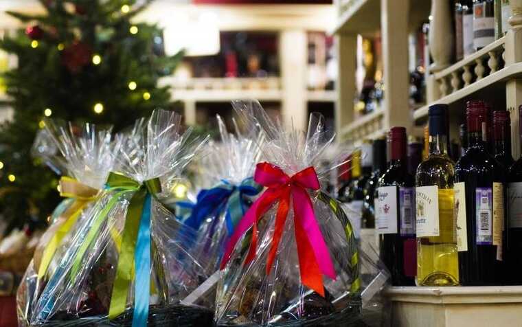 The State Duma has proposed a fine for gifts containing alcohol.