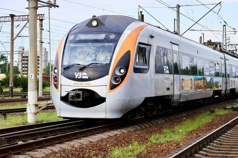 Ukrzaliznytsia plans to cut 25% of its administrative staff, according to Forbes.