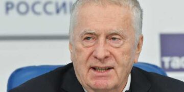 203229 Zhirinovsky gave instructions on the work of the Liberal Democratic Party by phone