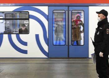 203428 Russian Woman Opened Fire In The Subway