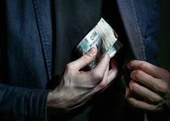 In Kyiv on a bribe of 25 million the In Kyiv, on a bribe of $ 2.5 million, the head of the Nash Krai party was detained