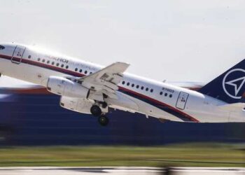 25424 Rossiya Airlines superjet skidded off the runway at Pulkovo