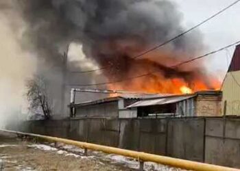 26975 A Powerful Fire In The St. Petersburg Car Service Was Filmed
