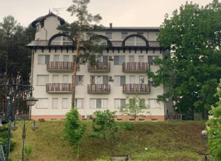 Maxim Krippa buys an estate in Kozin