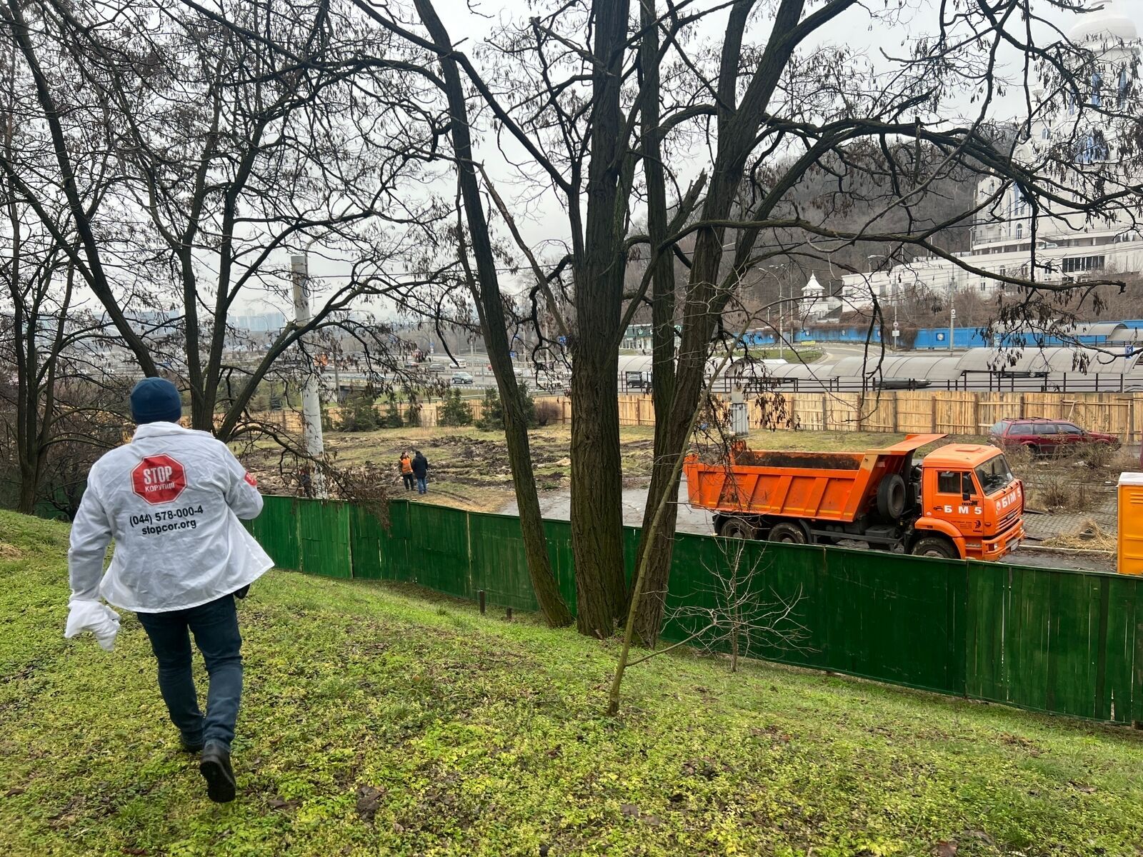 izobrazhenie whatsapp 2023 01 23 v 14 29 22 "Reconstruction" of the restaurant: at the foot of the Motherland in Kyiv dug a foundation pit for construction (video)