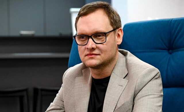 Expert: Instead of creating an international tribunal, he defended Umka and Pavelko.  Andrei Smirnov is fired from the President's Office