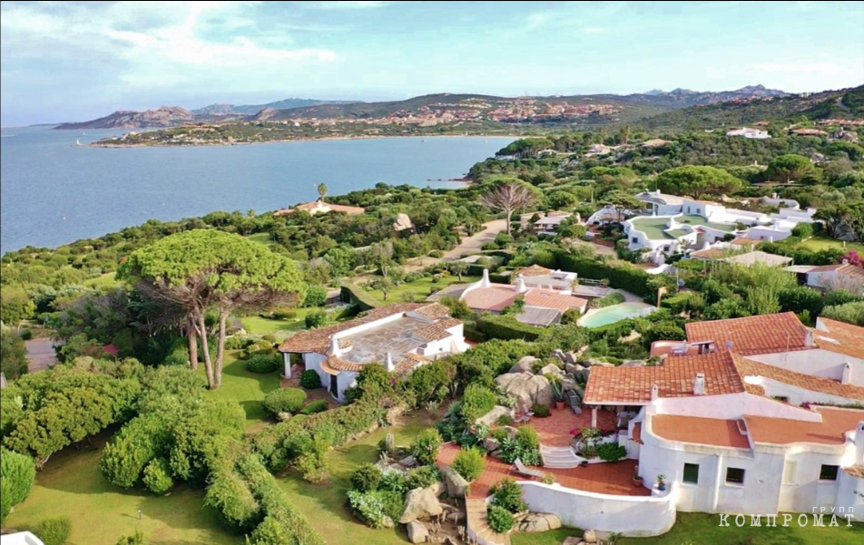 Villa Petra Avena is located on the Mediterranean coast in the resort town of Porto Rafael.