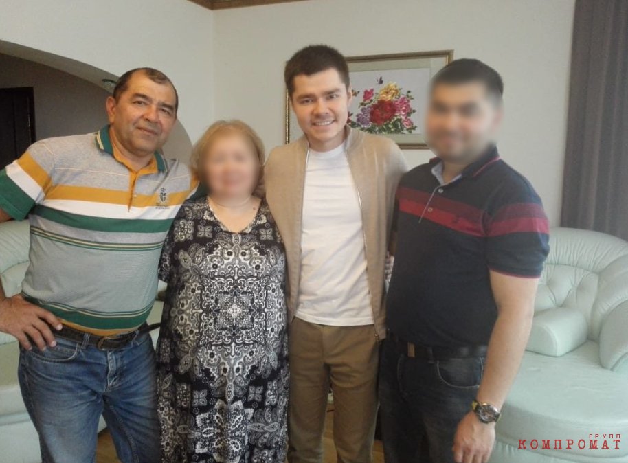 ayaz shabutdinov with his father, mother and brother