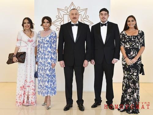 From left to right: Leyla, Mehriban, Ilham, Heydar and Arzu Aliyev