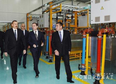 Sulkhan Papashvili (second from right) and Ilham Aliyev (left) at the opening ceremony of the Papashvili data center in Sumgait, Azerbaijan (2017)