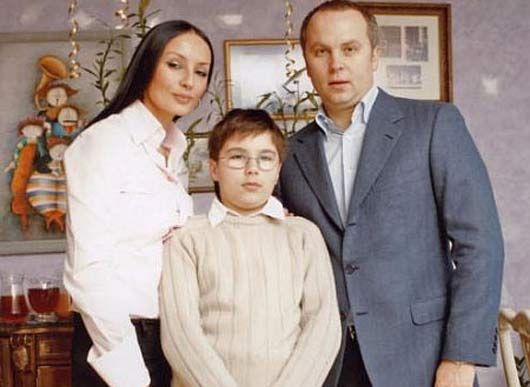 nestor with natalya and son nestor, 2008