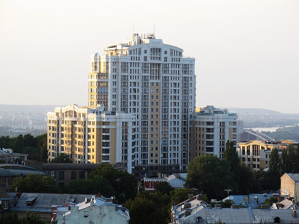 scandalous residential complex on grushevskogo 9a