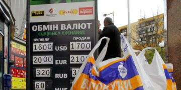 how they dropped the hryvnia, and what awaits it before the end of the year