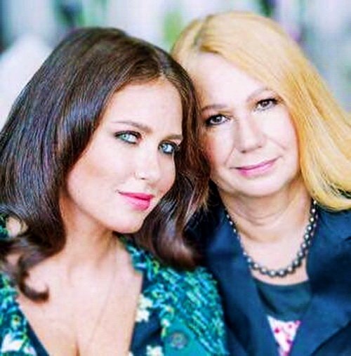 irina berezhnaya with her mother elena petrovna