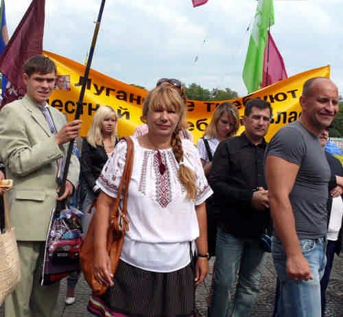 elena berezhnaya at a rally in lugansk