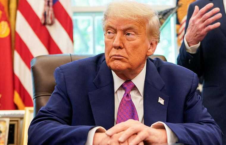 Trump announced the destruction of the first groups of Iranian leadership and warned opponents of the regime about the risks