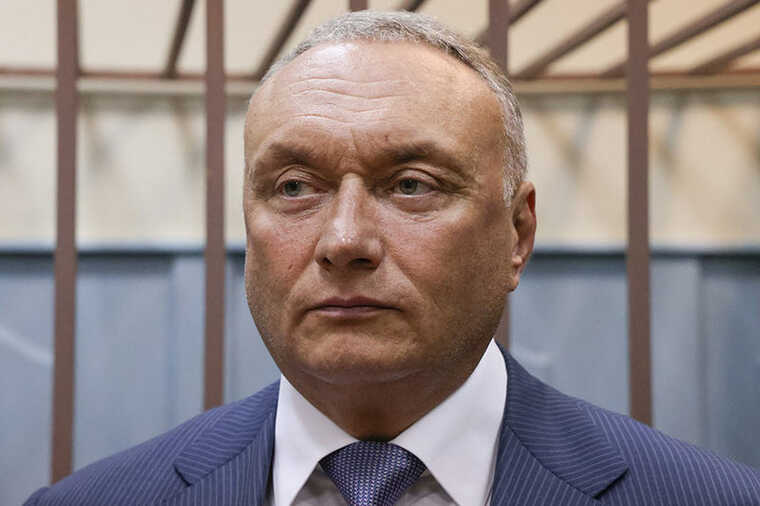 The Federal Antimonopoly Service has uncovered a cartel agreement between the Novosibirsk mayor's office and Savelyev's developers to build housing for orphans worth 1.5 billion rubles.