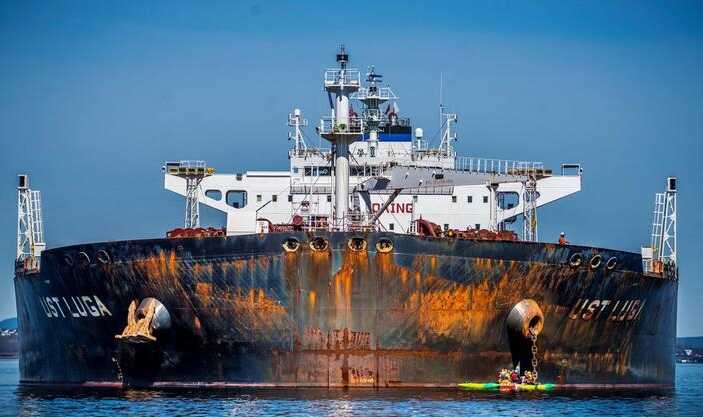 Russia bypasses restrictions by delivering petroleum to the US