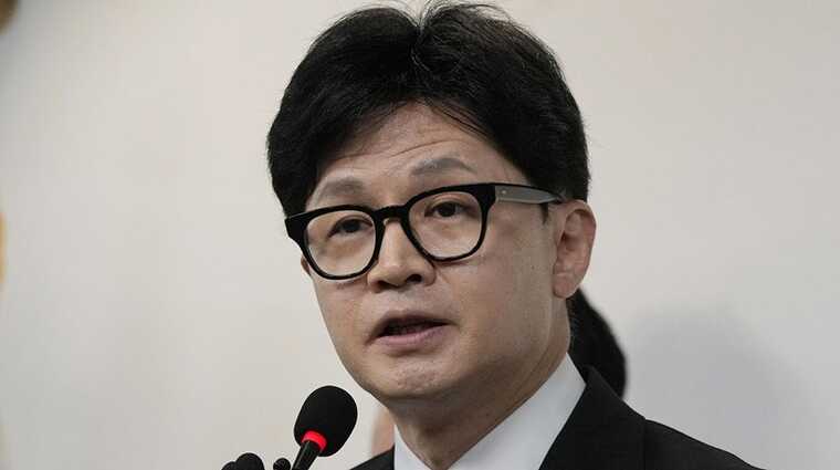 Han Dong-hun, the leader of South Korea's governing party, has stepped down.