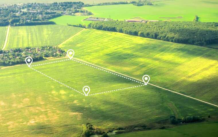 Russia has commenced seizing tracts of land owned by Ukrainian nationals in frontier zones.