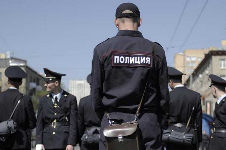 In Adygea, a woman was charged with threatening to kill after being attacked by a former police officer.