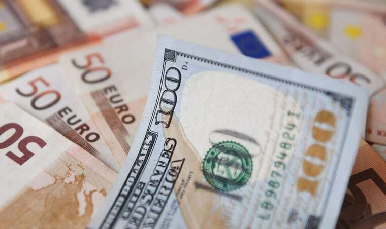 Попит на євро зростає, а на долар падає: звичайні українці та спекулянти змінюють валютні вподобання.