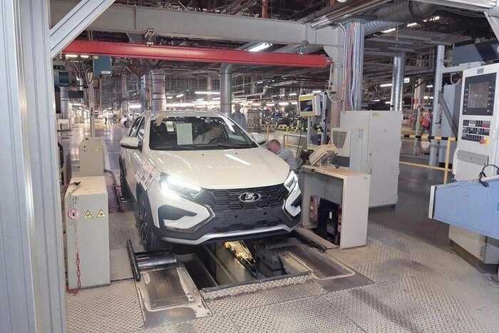 AvtoVAZ revealed a fresh price surge for its vehicles, citing escalated manufacturing expenses and VAT.