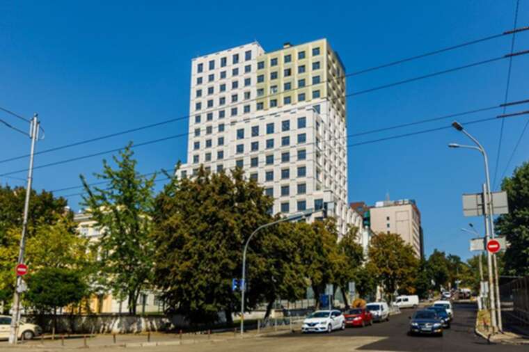 Parking space for $80,000: The most expensive parking space in central Kyiv is on sale—more expensive than an apartment in Troyeshchyna.