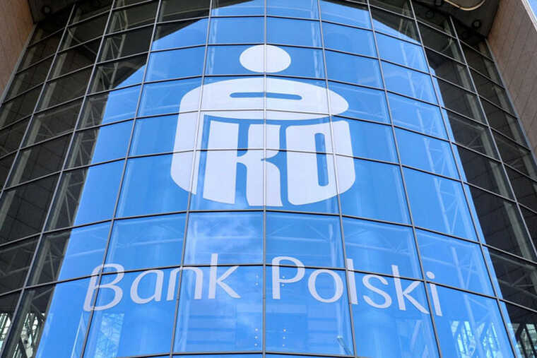 PKO Bank in Poland requires Belarusian clients to provide a residence permit by December 11, otherwise it will block their accounts and services.
