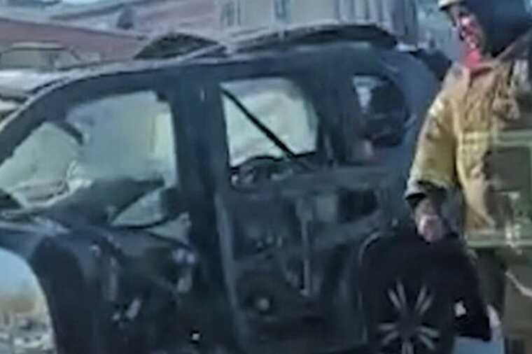 A Nissan SUV exploded in a Selyatino market parking lot in the Moscow region, injuring the driver.