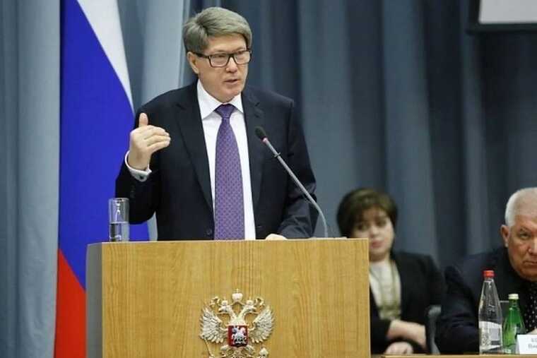 The former leader of the Krasnodar Regional Court, Alexander Chernov, has had his judge credentials and entitlements revoked.