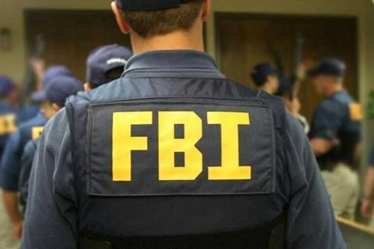 A former US special operations officer has been detained by the FBI on suspicion of leaking classified information to the media.