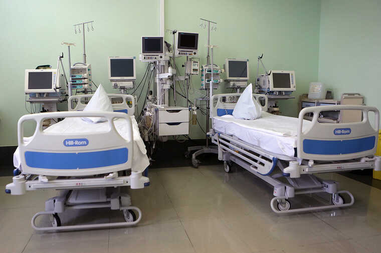 Russian women suffered after plastic surgery at a Chinese clinic following a 