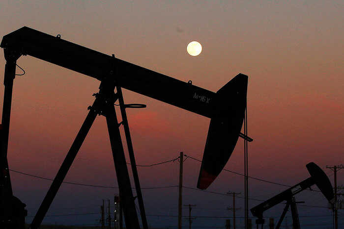 Oil prices fell after Zelenskyy announced work on a US peace plan.