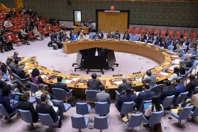 The US fears a protracted conflict with Iran and is initiating an emergency meeting of the UN Security Council.
