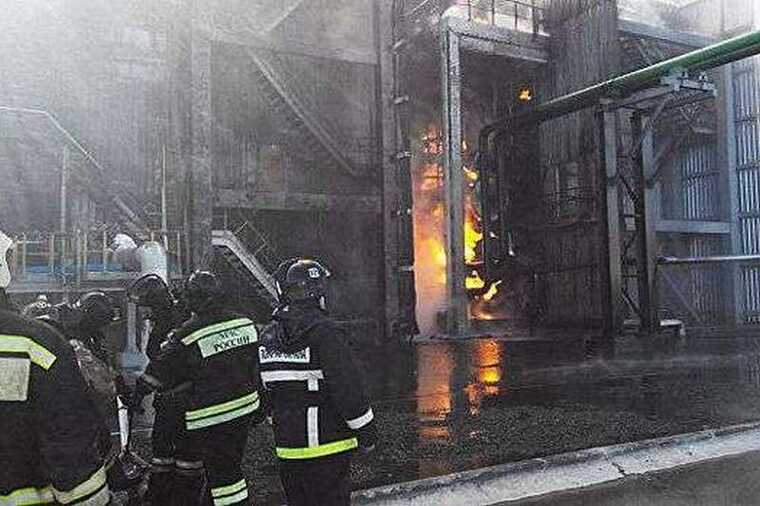 A production facility was damaged at the large chemical plant KuibyshevAzot in the Samara region.