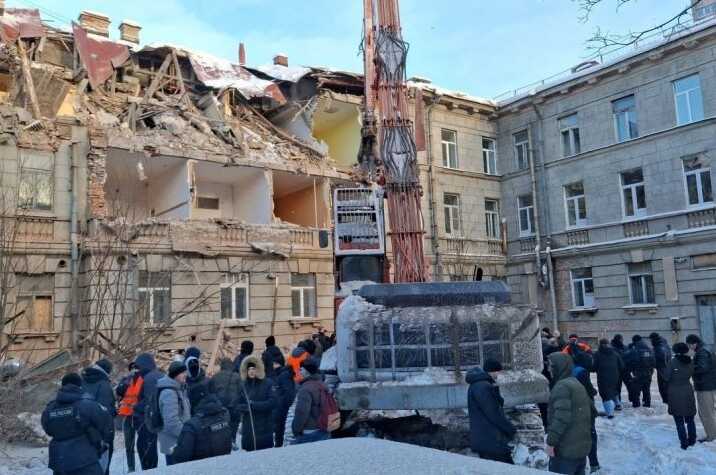 A St. Petersburg court has fined and jailed participants in a protest against the demolition of the VNIIB building.