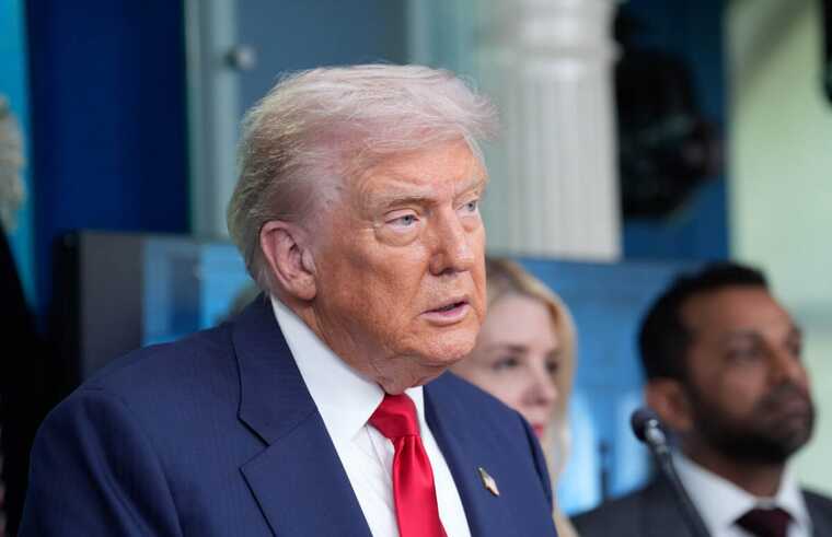 Trump stated Zelensky's readiness for a deal, but disagreements over territorial issues remain.