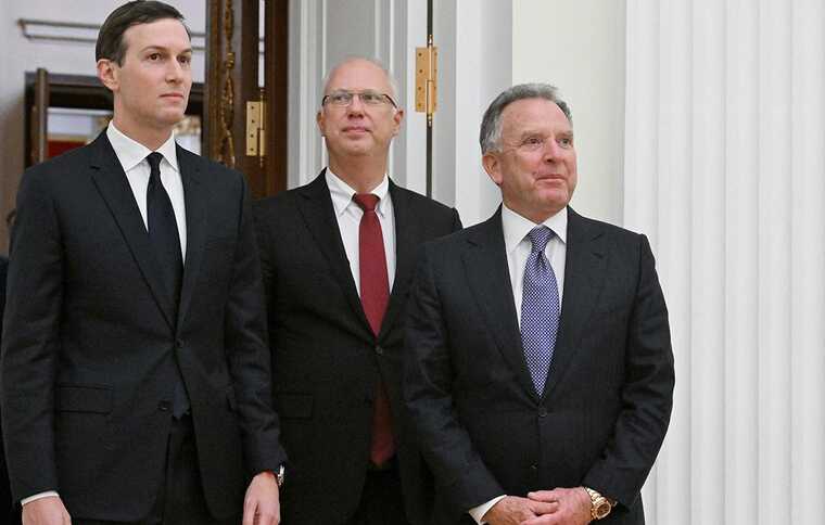 Representatives from the Kremlin and the White House arrived at the US House in Davos for informal talks.