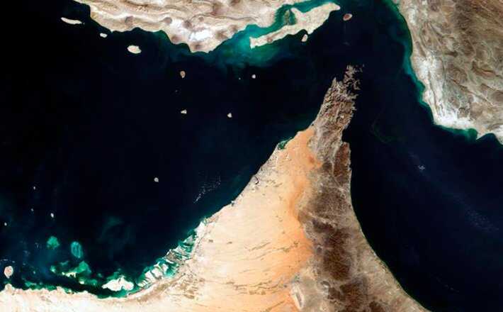 Seven countries have called for a moratorium on attacks on civilian infrastructure in the Strait of Hormuz.