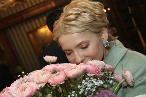 Julia and silence: Is she getting ready to 