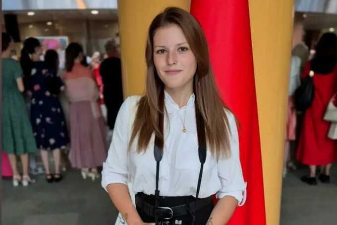 Former state media journalist Daria Ivanova, who collected money for food from readers, is actually the daughter of a KGB officer.