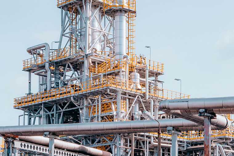 Indian refineries have restarted the procurement of Russian petroleum due to continued price reductions.